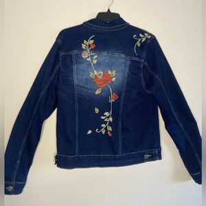 Selling this beautiful jacket, very good condition ✨